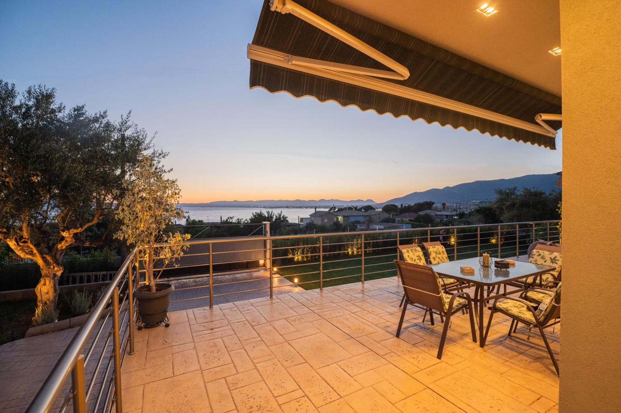 Thea Seaview Luxury Living Villa Kalamata Exterior photo