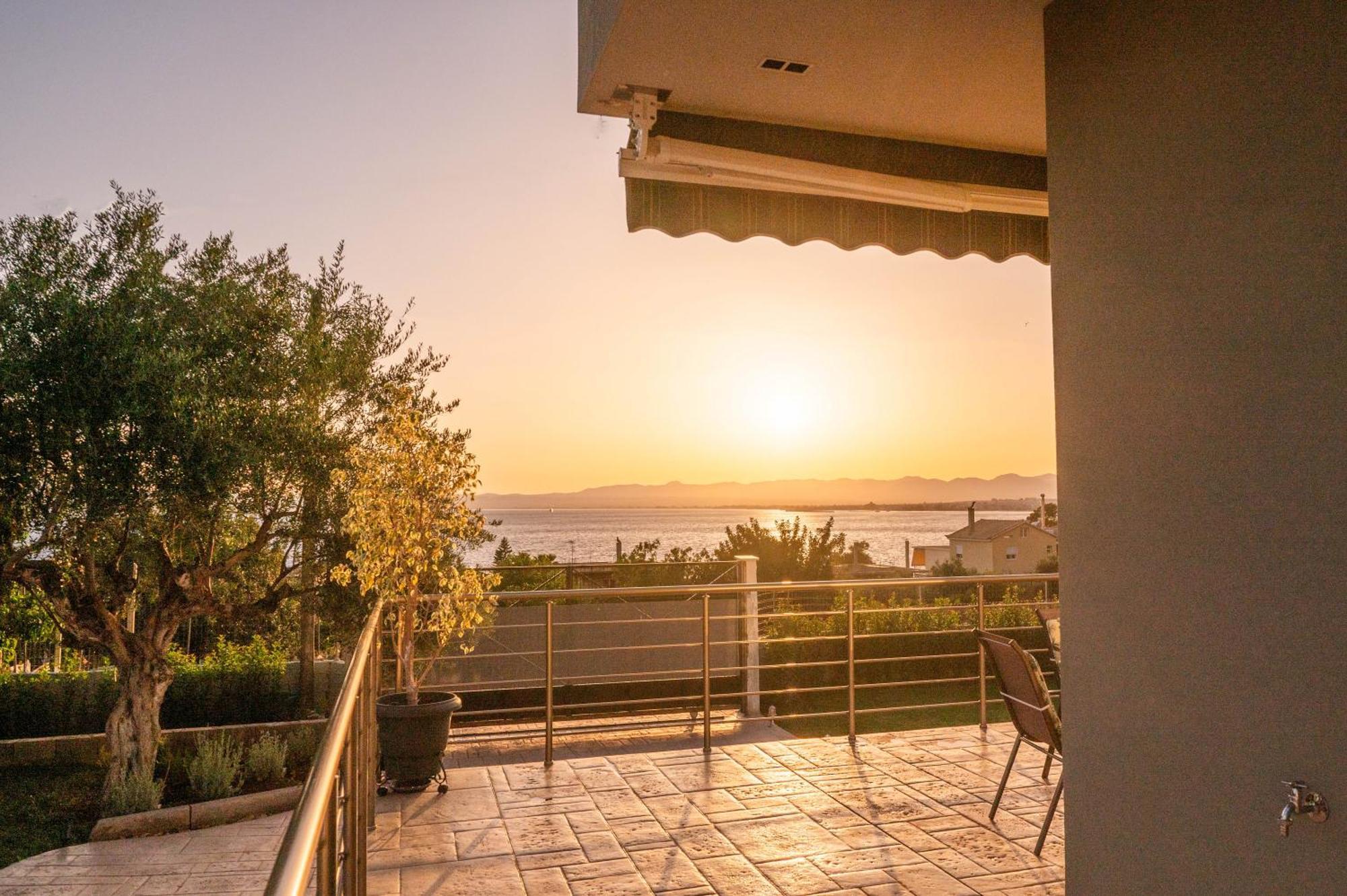 Thea Seaview Luxury Living Villa Kalamata Exterior photo