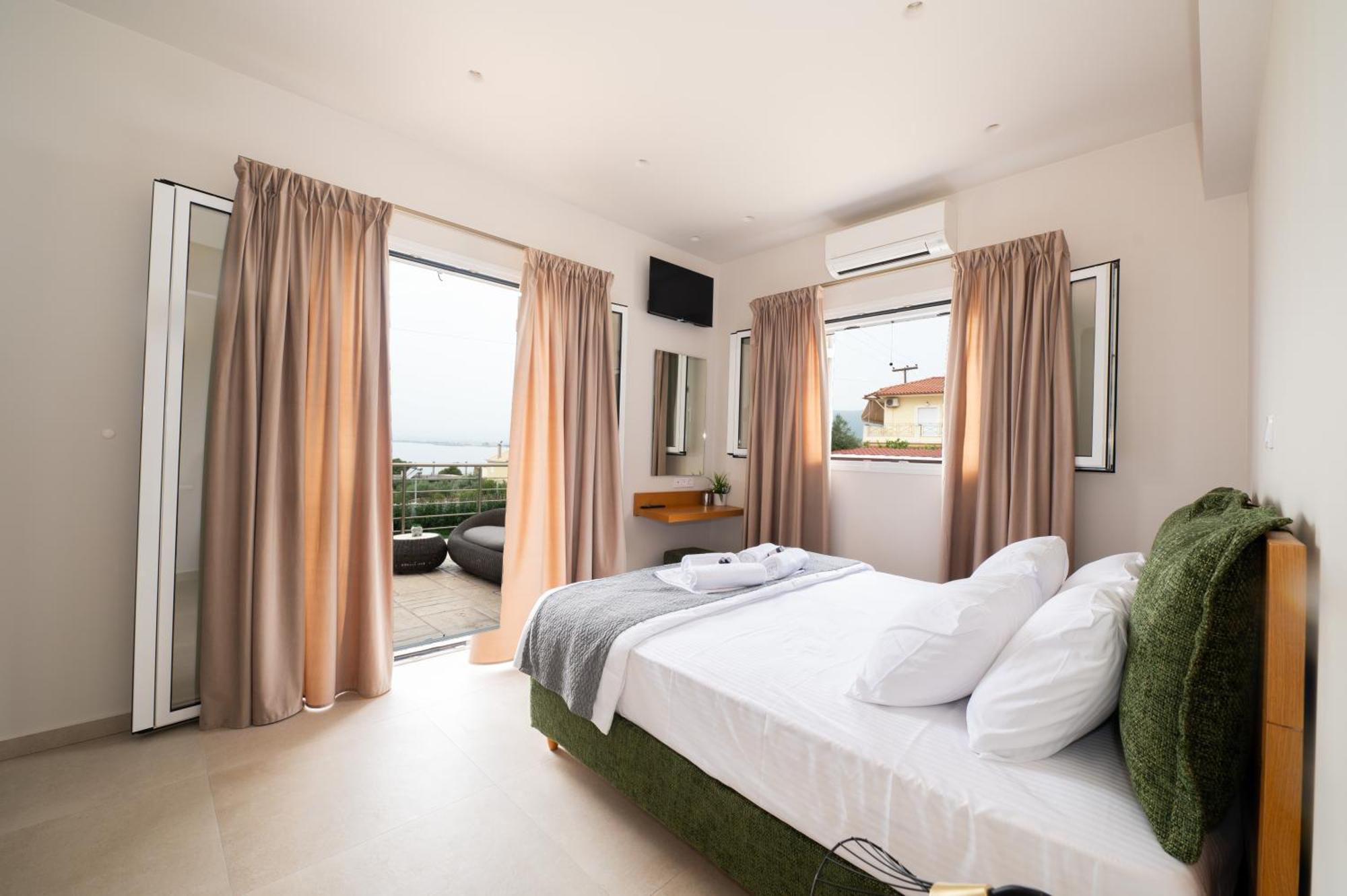 Thea Seaview Luxury Living Villa Kalamata Exterior photo