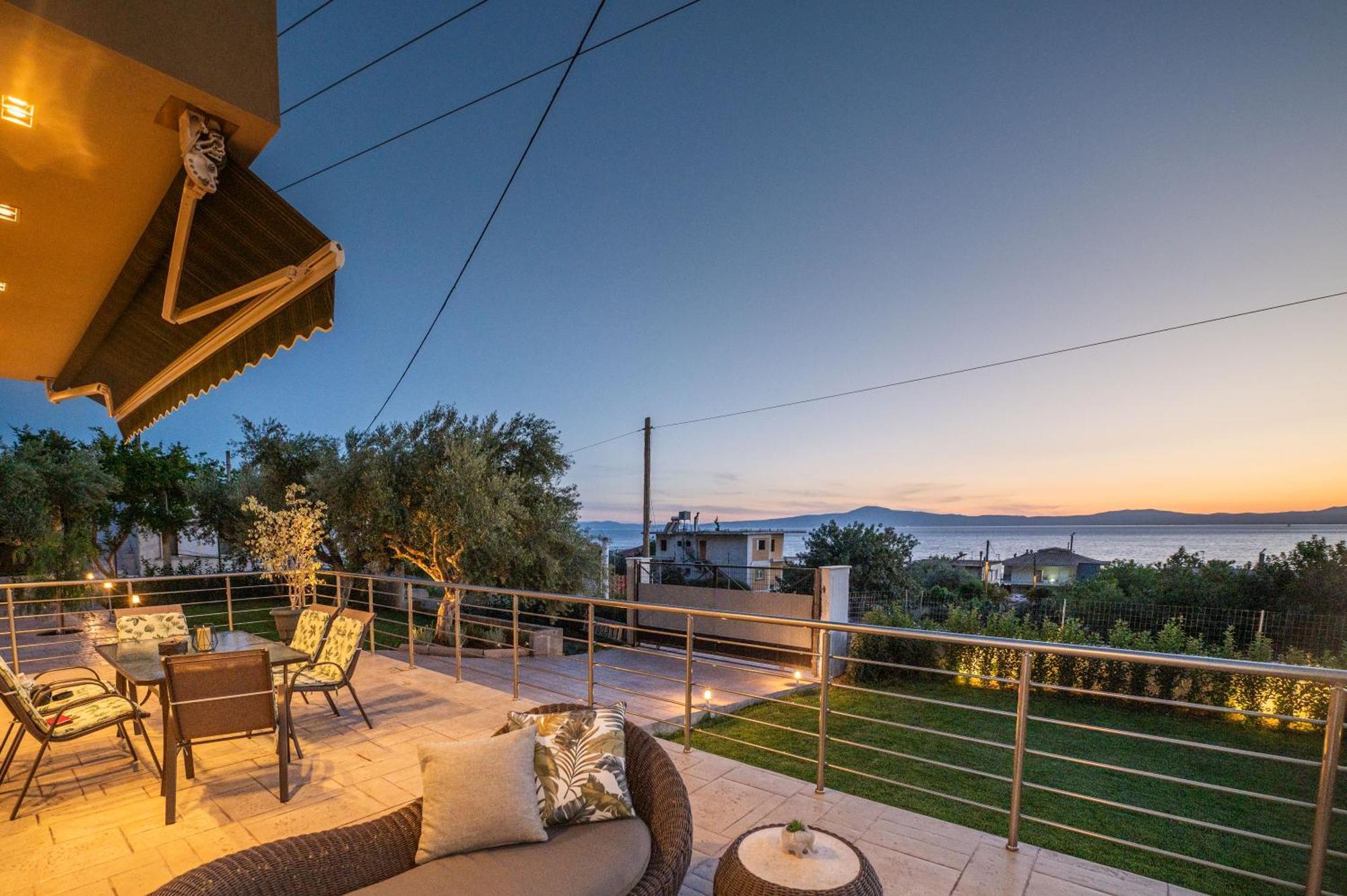 Thea Seaview Luxury Living Villa Kalamata Exterior photo