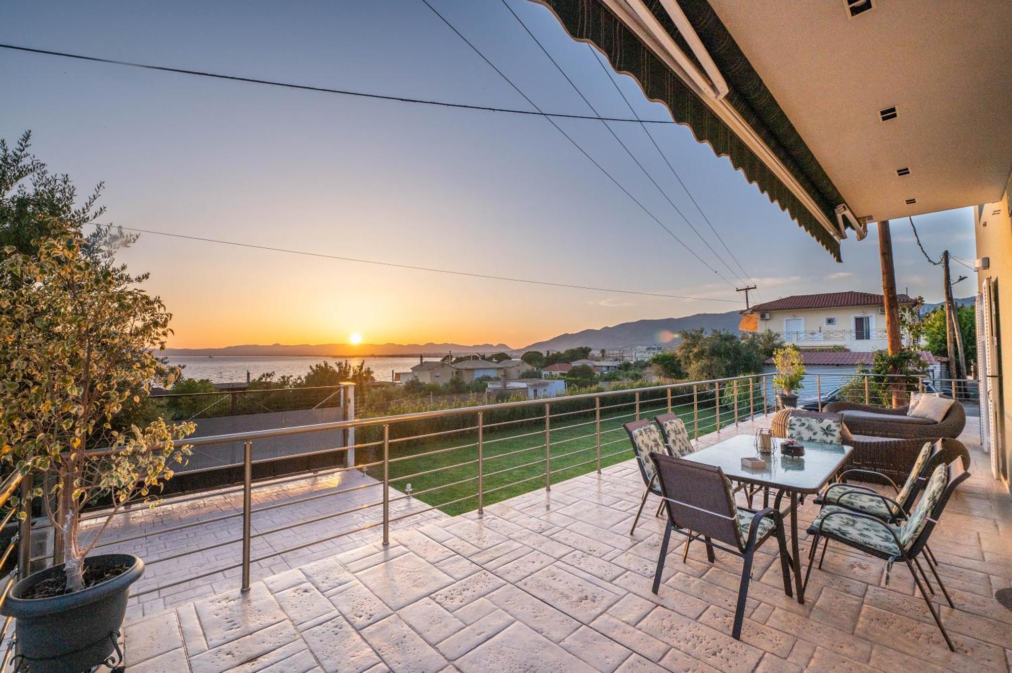 Thea Seaview Luxury Living Villa Kalamata Exterior photo
